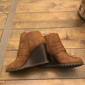 Sugar “Tempe” Brown Wedge Boots